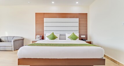 Hotel Phoenix Room Type - Premium Valley View Room