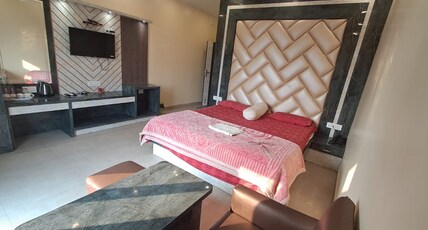 Marino Beach Resort Room Type - Deluxe Double Bed First Floor with Sea View