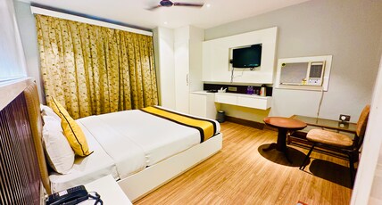 AMBASSADOR HOTEL Room Type - EXECUTIVE DELUXE KING BED