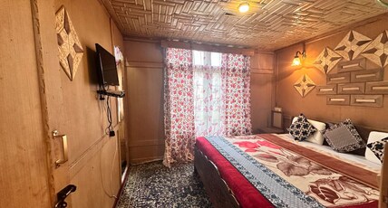 Quebec Group of House Boats Room Type - Room in a Houseboat