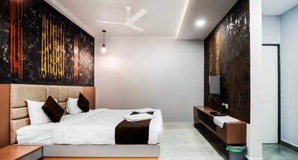 Hotel Happy Stay AC/ Non AC Rooms Room Type - Super Deluxe Non AC Room