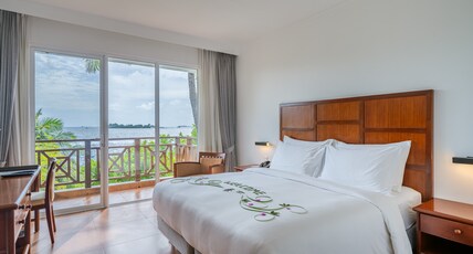 Hulhule Island Hotel Maldives Room Type - Suite