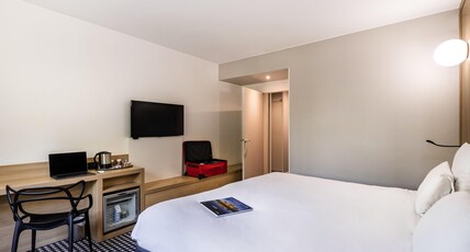 Mercure Tours Sud Room Type - Classic Room with 1 double bed and 1 single sofa bed