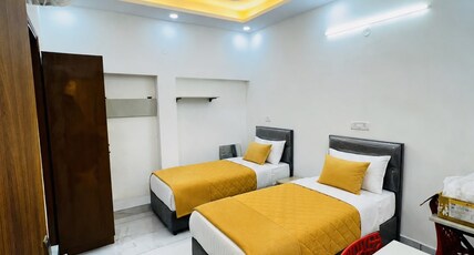 Flexibay Girls Hostel South Campus Room Type - Luxury