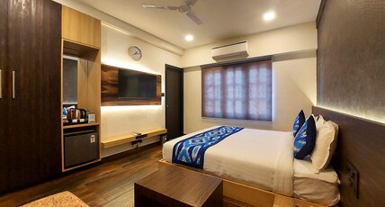 Hotel Dwarika By Vrinda Room Type - ROYAL CLUB CLASS