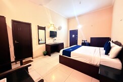 Lumino Highrange Homestay | Room & Guided Treks