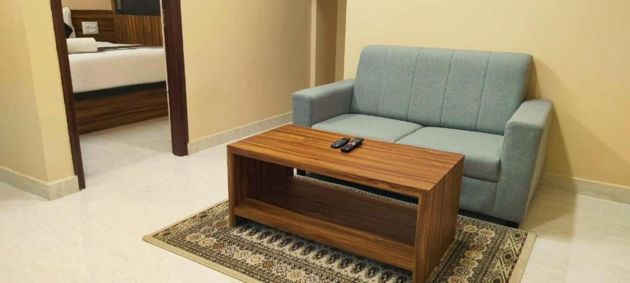 Golden Chariot 1bhk Studio Rooms Manyata Tech Park - Tap to explore photos