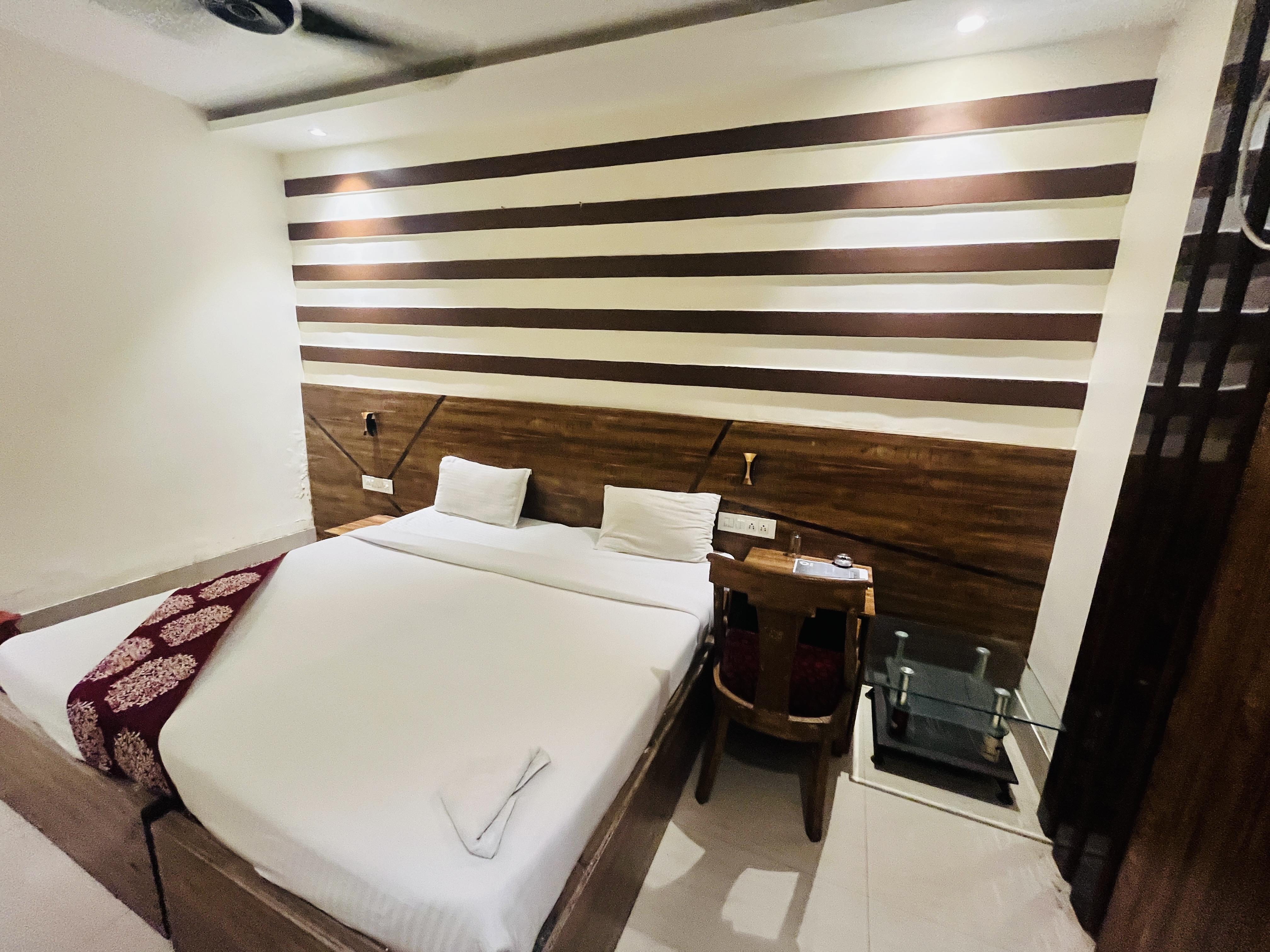 Hotel Vineet, Bhagalpur - Tap to explore photos