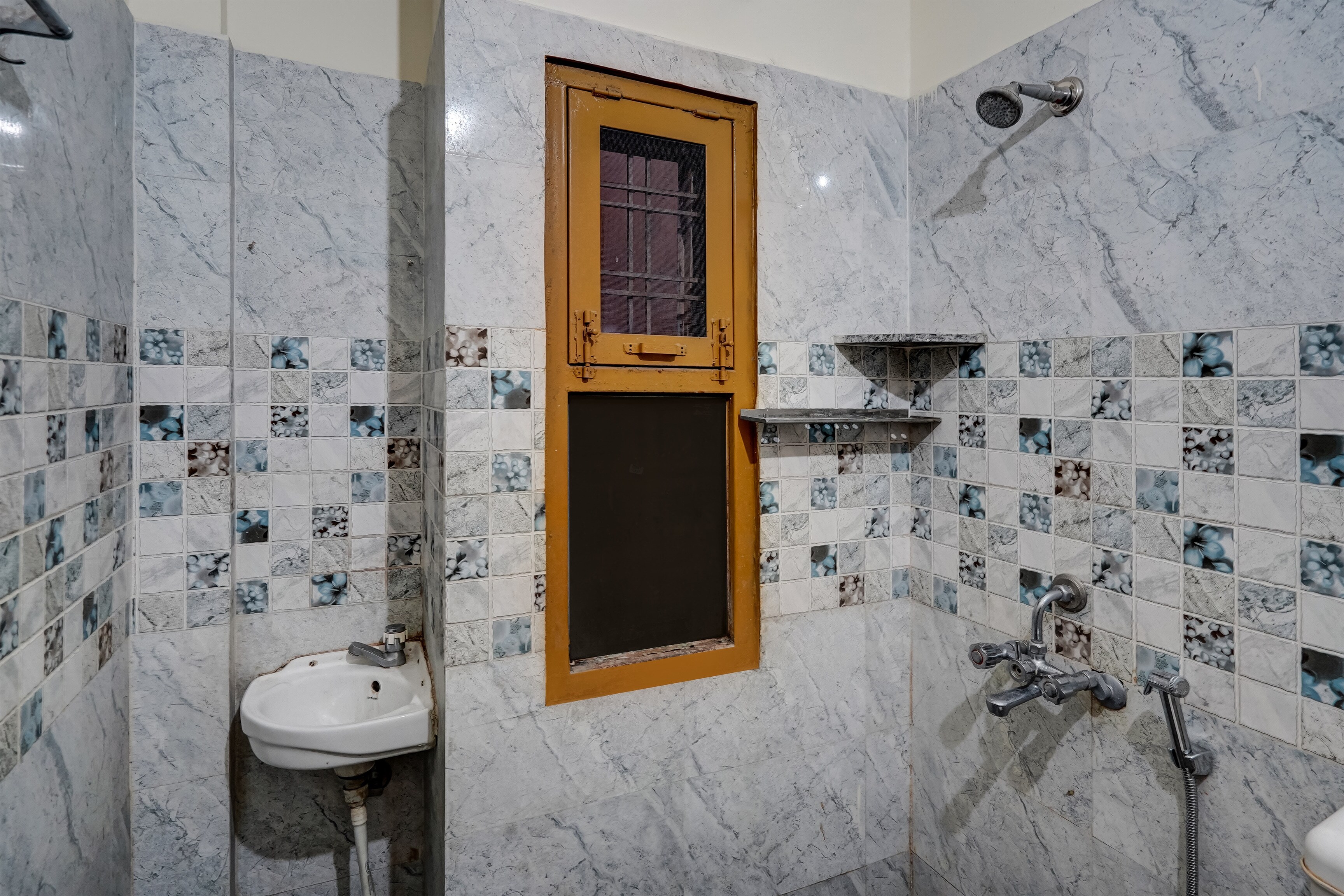 Hotel O Aryan Home Stay - Tap to explore photos