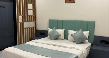 Hotel Bandhan Room Type - Deluxe Room