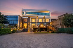 FabHotel Black Stone Palace
