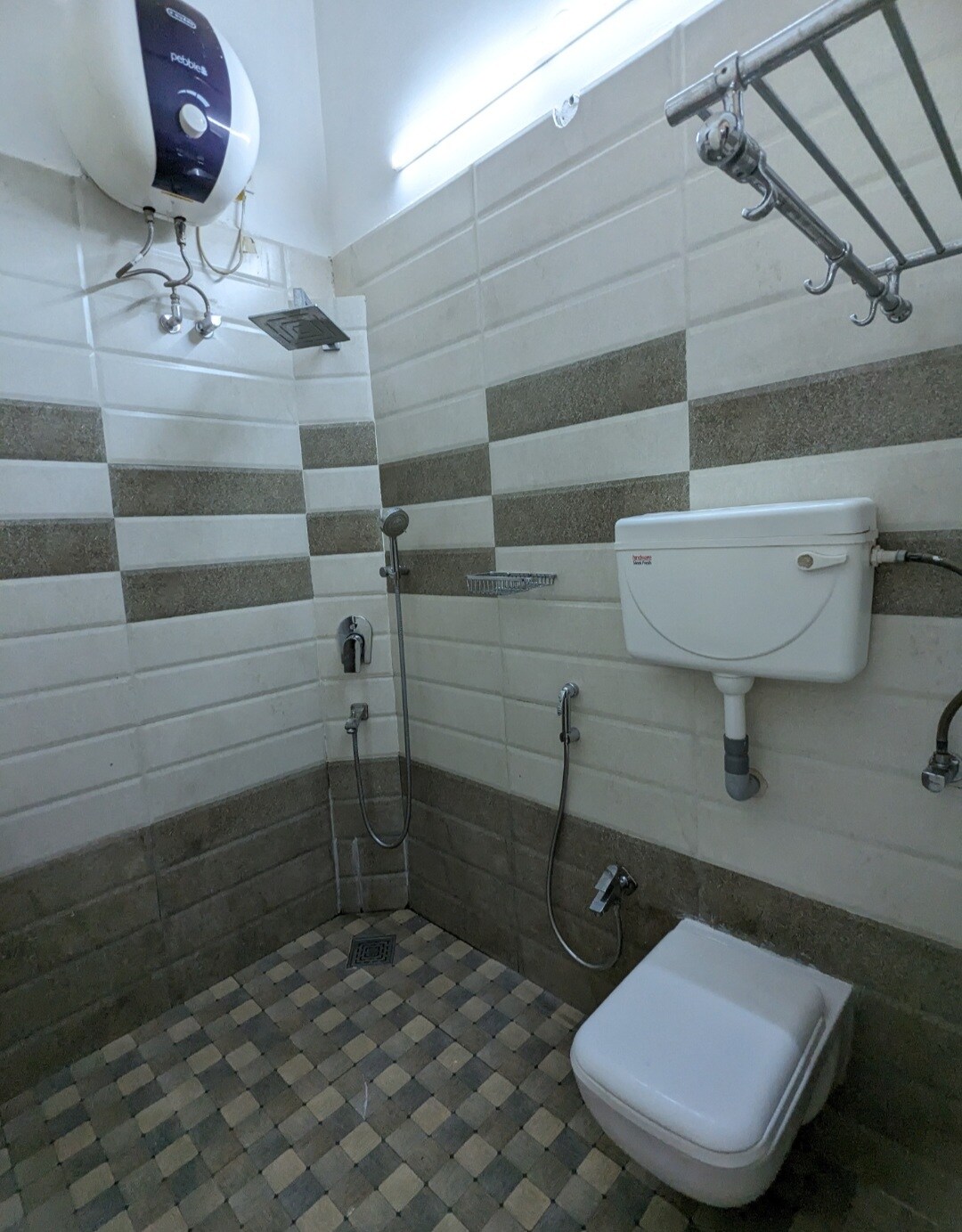 Starlight castle   Upper tier  3 rooms with pool - Tap to explore photos