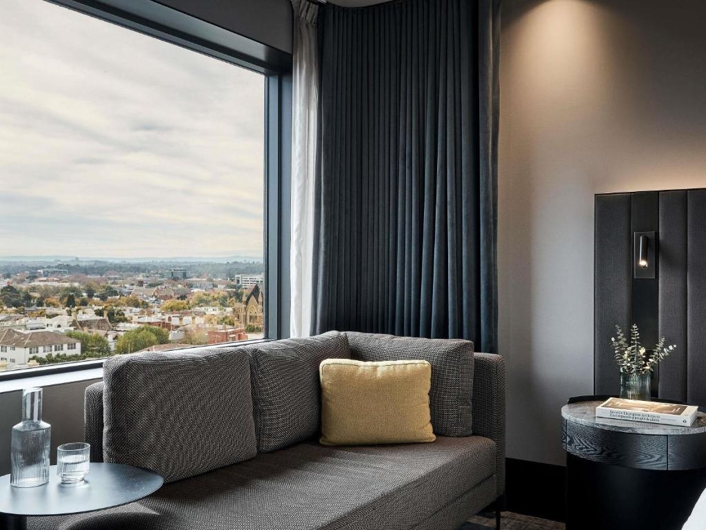 Pullman Melbourne on the Park - Tap to explore photos