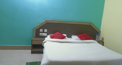 D 2 Holiday Inn Room Type - Deluxe Non  Ac bed room
