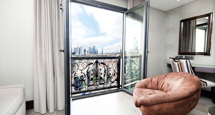 DoubleTree by Hilton Istanbul Esentepe Room Type - KING DELUXE ROOM CITY VIEW