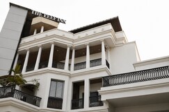 Rooms of The Leef Inn (500 meters from Nakki Lake)