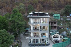 2BHK Apartment with Hill View in Kasauli