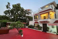 Royal Villa-2. Luxurious 3BHK Bungalow with Swimming Pool. MTDC Approved