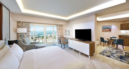 Hilton Hurghada Plaza Room Type - KING FAM JUNIOR STE W VIEW