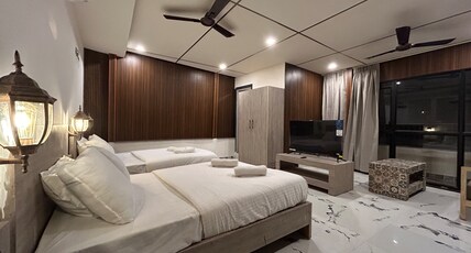 Smol Door Room Type - Very Big Room with Balcony