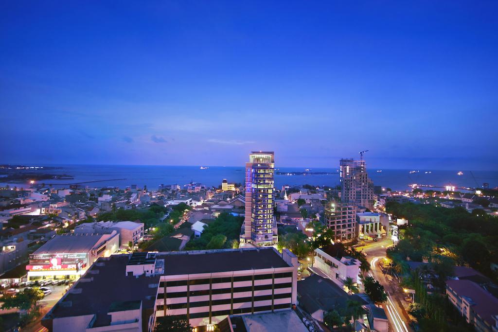 Aston Makassar Hotel & Convention Center - Tap to explore photos