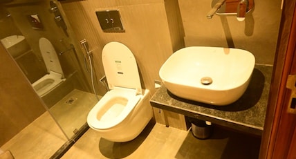 Hotel Layover Stay-3 Minutes From the Airport Room Type - Super Deluxe Room Hotel Layover Stay-3 Minutes From the Airport Room Type - Super Deluxe Room