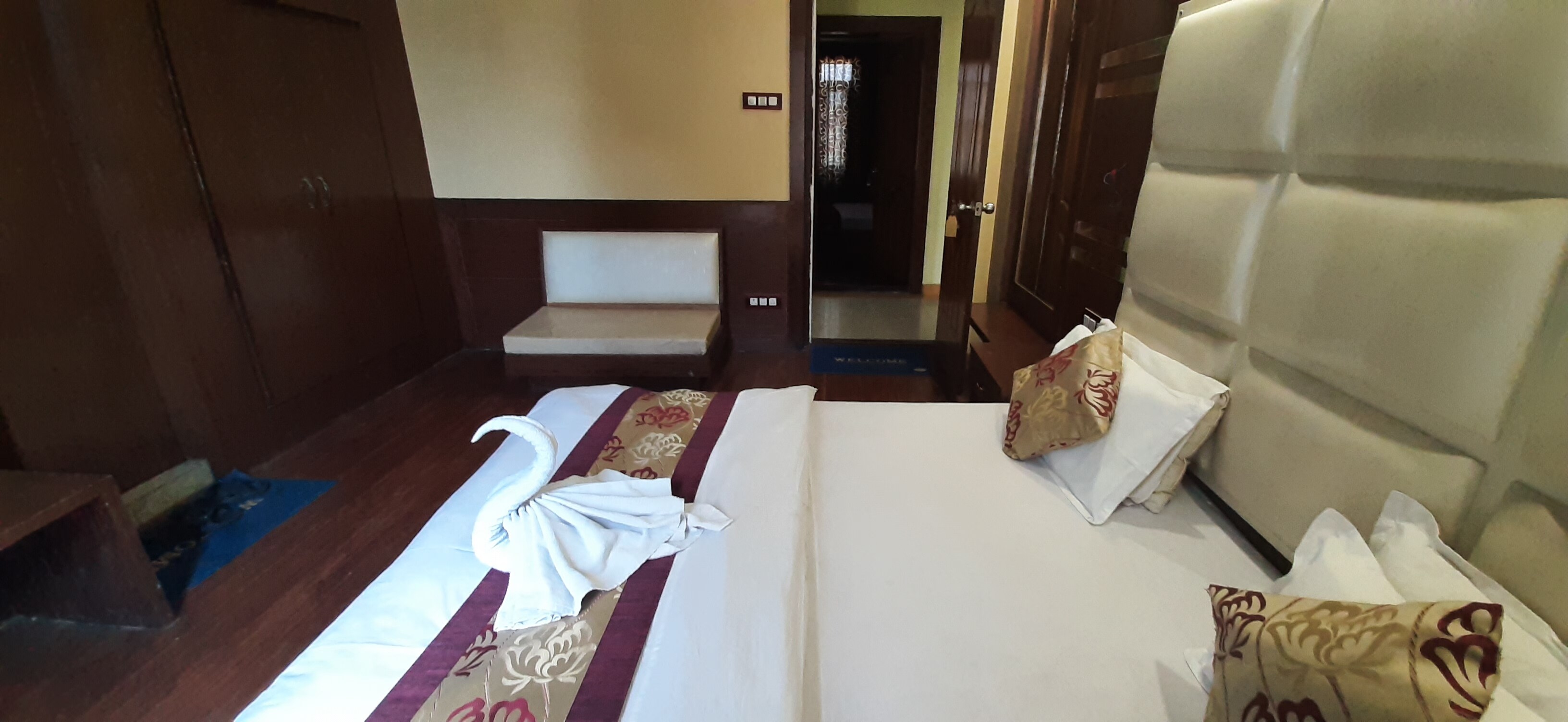 Hotel Ibni Gani - Tap to explore photos