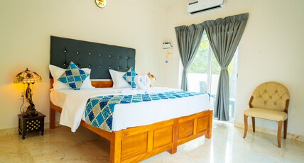 Hotel Dabotel Room Type - Deluxe AC Room