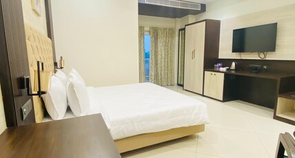 7 Hills Hotel and Resort Room Type - SUPERIOR ROOM