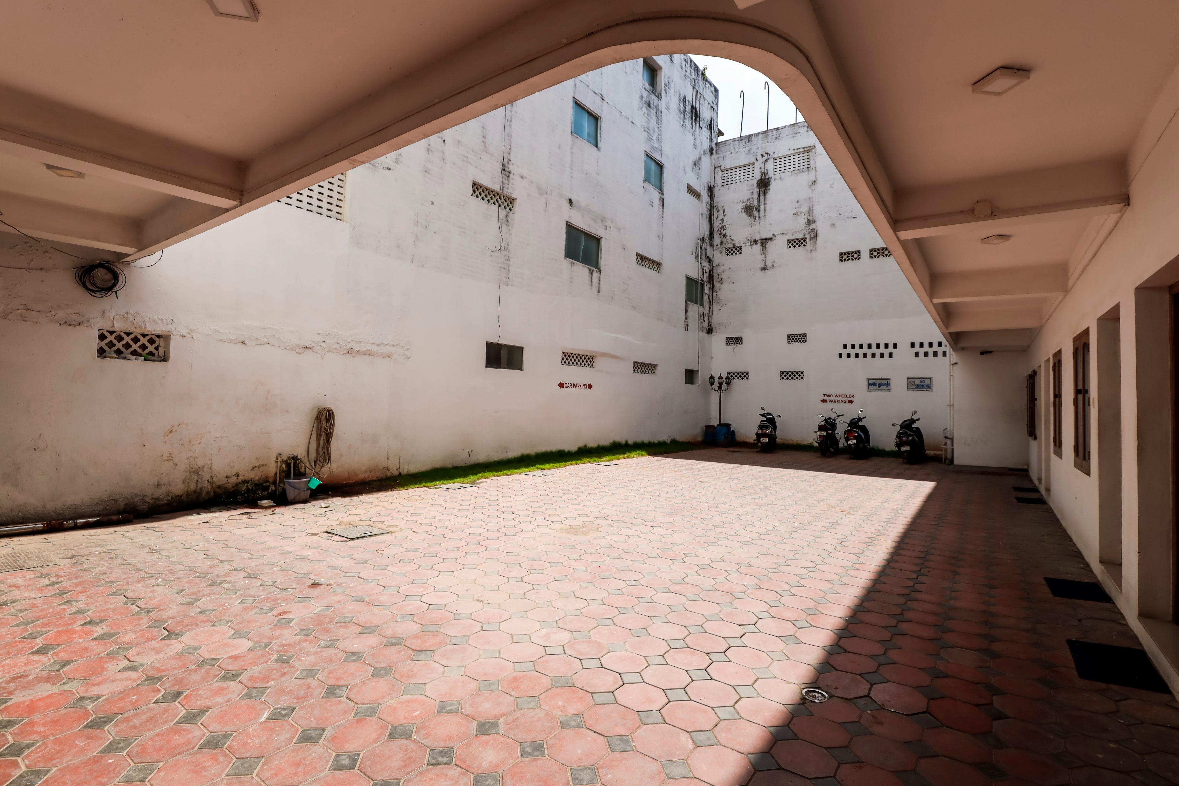 Hotel Shyama - Tap to explore photos