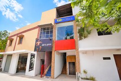 FabHotel Moon Stay - Nr Phoenix Mall , Velachery