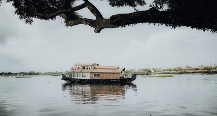 Pickadly Houseboats Room Type - One bedroom Premium Houseboat