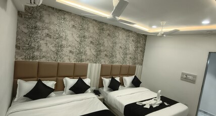 Hotel New Mahaveer Room Type - Deluxe