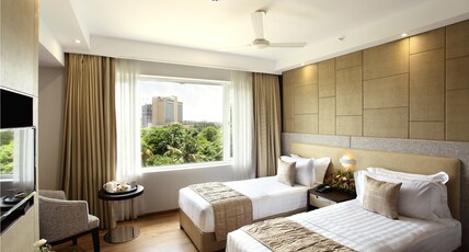 Sugar Business Hotel Room Type - Executive Twin