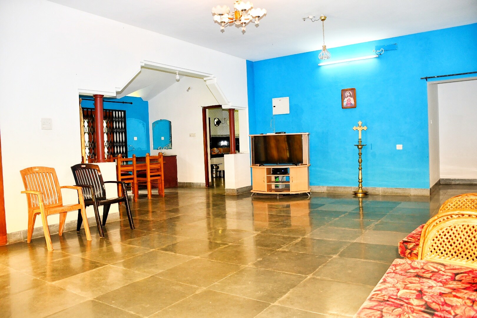 MYSPACE HOLIDAY INN-MUNNAR - Tap to explore photos