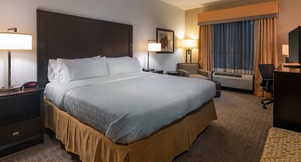 Holiday Inn Express Hays Room Type - 1 King Standard Extra Floor Space Holiday Inn Express Hays Room Type - 1 King Standard Extra Floor Space