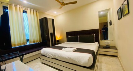 Hotel Vrindavan Palace Room Type - DELUXE ROOM