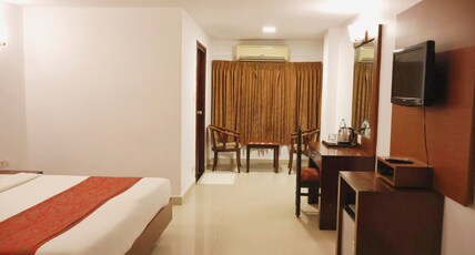 CENTRAL HOTEL, Thrissur Room Type - Deluxe Double Room