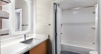 Staybridge Suites Waco South Woodway Room Type - 1 King Studio Suite