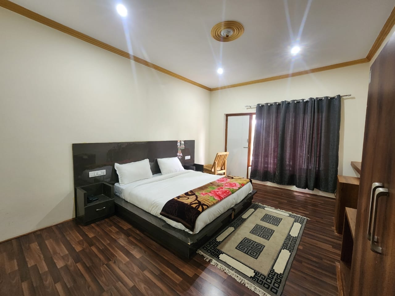 Hotel Bayshu - Tap to explore photos