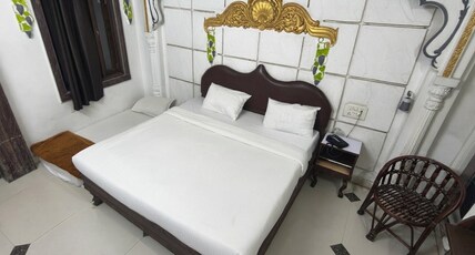 Hotel Royal Palace Room Type - Deluxe AC Room