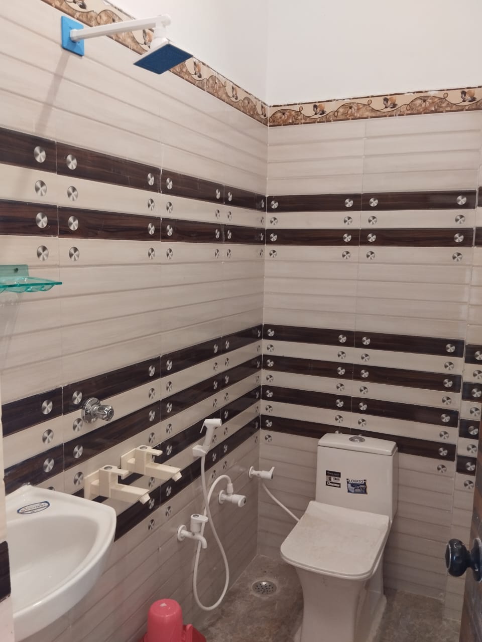 Evika Palace - Tap to explore photos