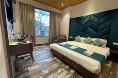 The Hill Crest Inn | Rooms & Suite