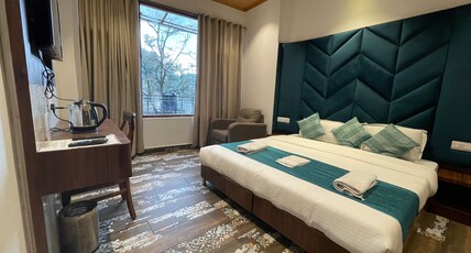 The Hill Crest Inn | Rooms & Suite Room Type - Hill-view Super Deluxe Room