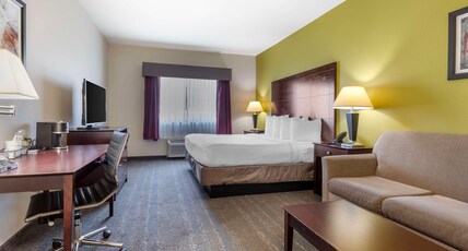 Best Western Plus Mansfield Inn & Suites Room Type - ACCESSIBLE - 1 KING,MOBILITY ACC,COMMASSIST,BATHTB,SFBD,NSM,FULL BREAKFAST Best Western Plus Mansfield Inn & Suites Room Type - ACCESSIBLE - 1 KING,MOBILITY ACC,COMMASSIST,BATHTB,SFBD,NSM,FULL BREAKFAST