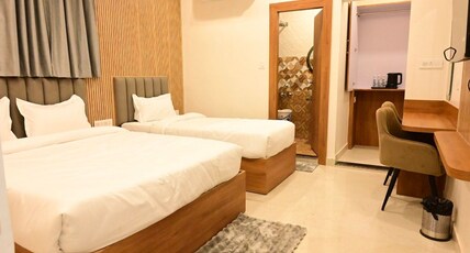 hotel banaras vandanam Room Type - Deluxe AC Room near Banaras Railway Station