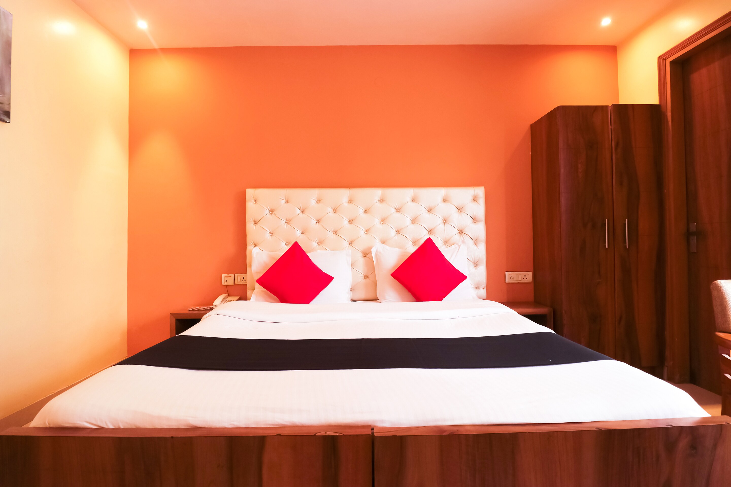 GD House Apartments @ Medanta Medicity - Tap to explore photos