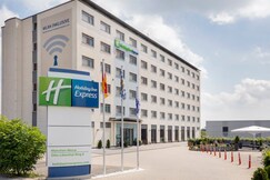 Holiday Inn Express M