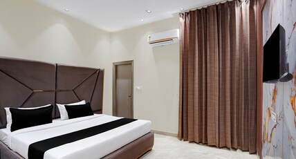 Collection O City Centre Sapror Formerly Hotel Greens Room Type - Classic