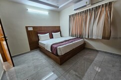 S & S Hometel Rooms